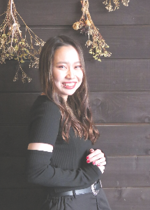 スタイリスト成田野乃佳