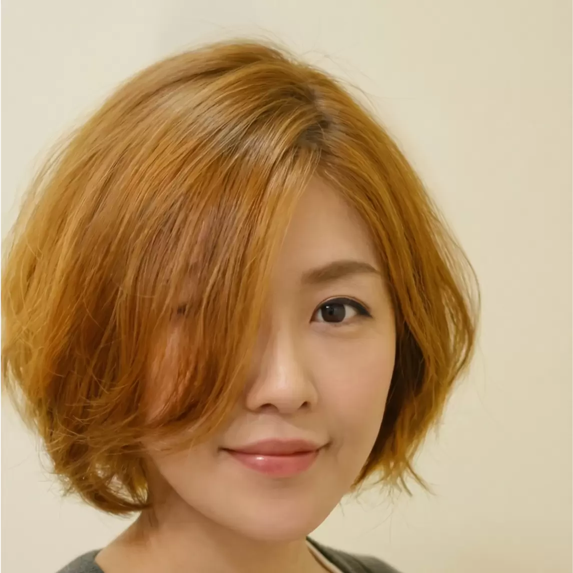 軽やかで明るい印象のヘアカラー